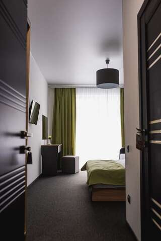 Отель Arena Apart - Hotel Поляна Стандартный двухместный номер с 1 кроватью или 2 отдельными кроватями-2